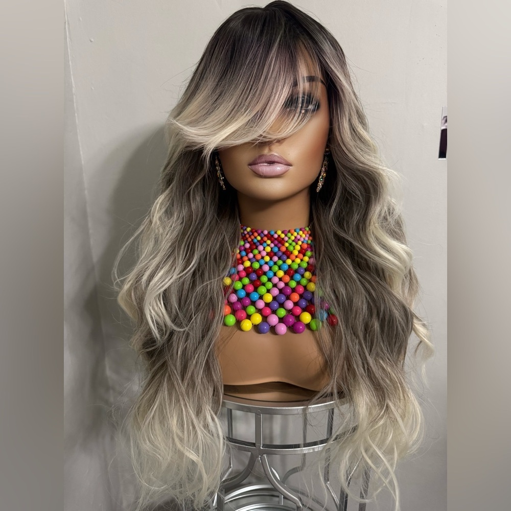 Elegant Ombre Blonde Wig